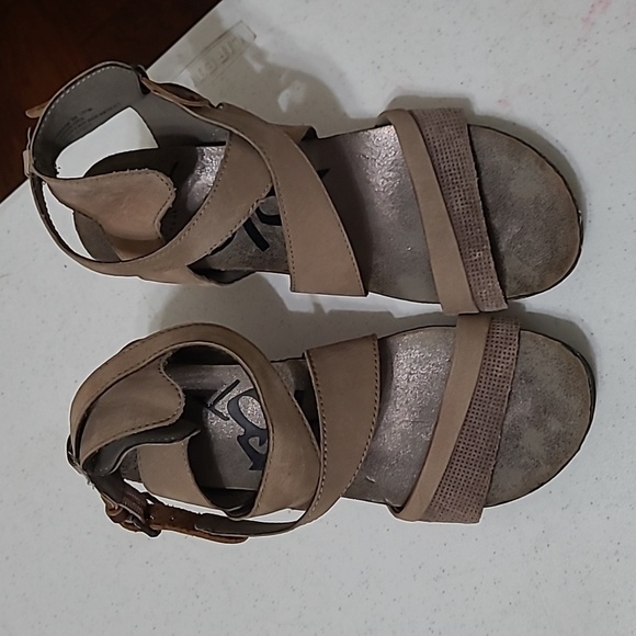 OTBT "Freedom" Women's Tan Wedge Sandals size 8 - Picture 2 of 11